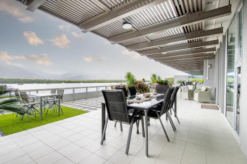 Μπαλκόνι ή βεράντα στο Cairns Waterfront Luxury at Harbourlights