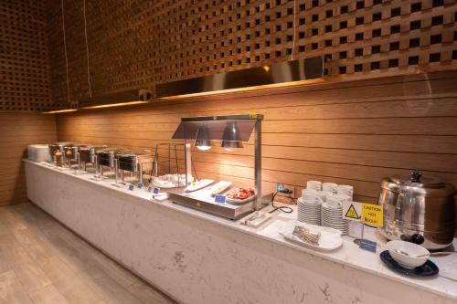 Eten bij of ergens in de buurt van het hotel

