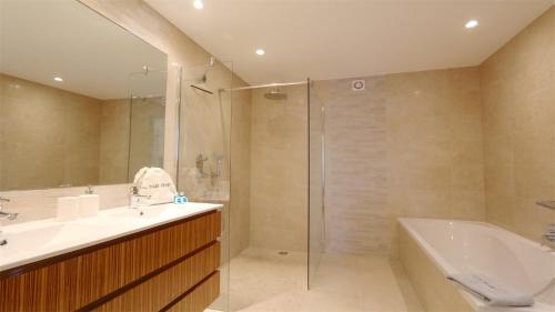Villa Pinhal 213-CleverDetails- Sleeps 8, Quiet area, walking distance
