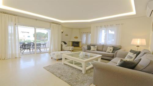 Villa Pinhal 213-CleverDetails- Sleeps 8, Quiet area, walking distance