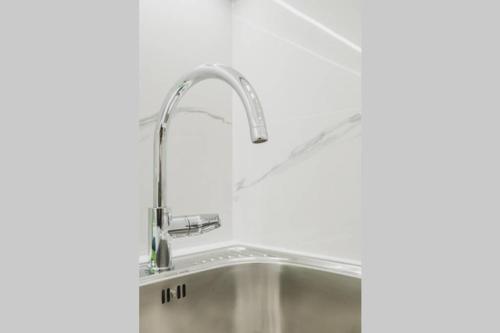 Peris 1 - Central Apt near Old Town with Parking