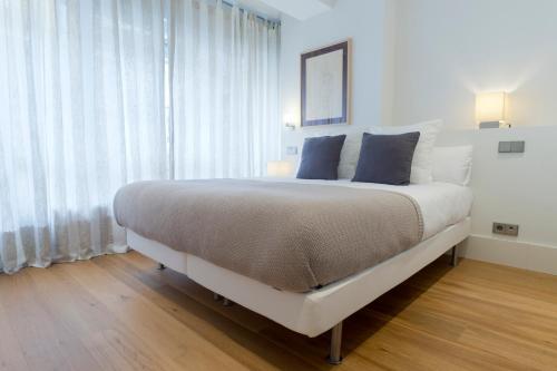Avenida La Concha - IB. Apartments