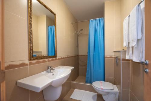 A bathroom at Sveti Dimitar Hotel