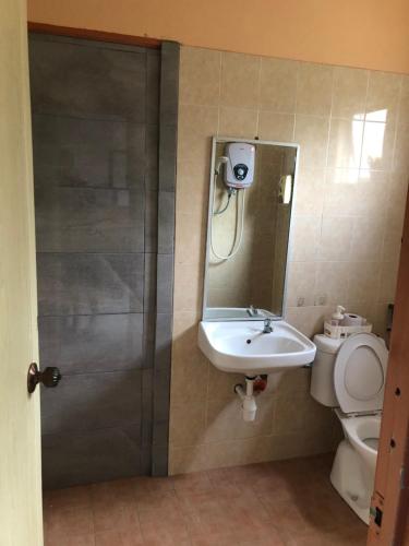 Ένα μπάνιο στο Bukit Bentong Homestay