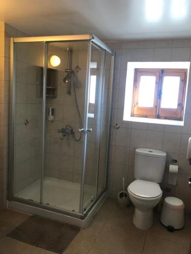 Koupelna v ubytování Omodos Katoi Holiday Homes