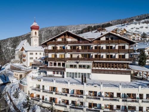 Nespecifikovaný výhled na hory nebo výhled na hory při pohledu z hotelu