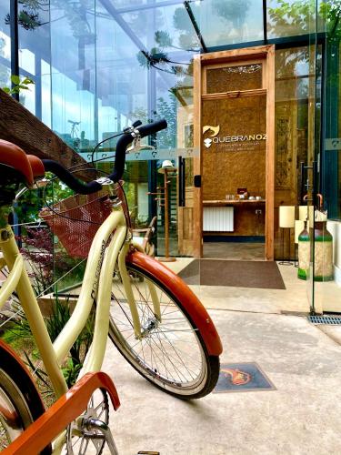 Hotel Boutique QUEBRA-NOZの敷地内または近くで楽しめるサイクリング