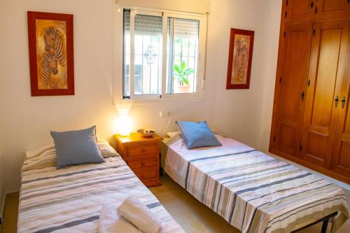 Posteľ alebo postele v izbe v ubytovaní Villa Elissa with 3 bedrooms andpool and views close to Conil