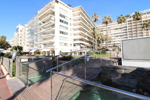 Beautiful studio at the Grand Hotel Residence with sunny balcony 138