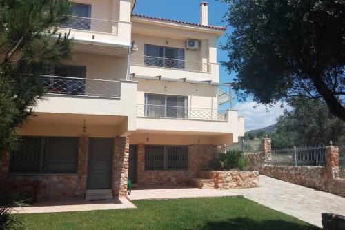 Το κτήριο όπου στεγάζεται  η βίλα