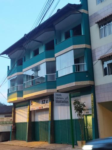 Edificio en el que se encuentra la habitación en casa particular