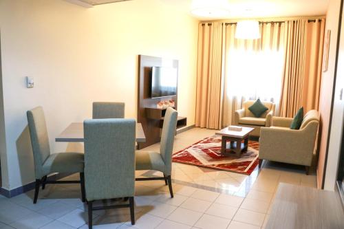  Spark Residence Hotel -  Room  picture :   Tea/Coffee maker    Shower    Bath                           