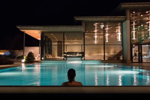 Hotel Alexandra Loenの敷地内または近くにあるプール