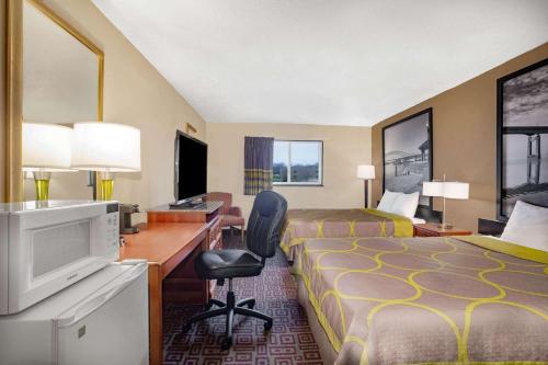Katil atau katil-katil dalam bilik di Super 8 by Wyndham Fort Madison