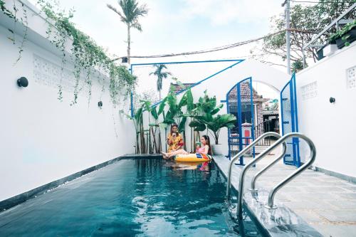 Kolam renang di atau di dekat Hoi An Lazy Bear Hostel