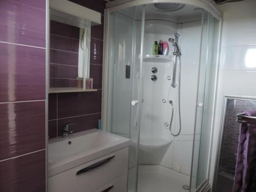 Koupelna v ubytování PALMandre (Pag Apartment Luxurious)