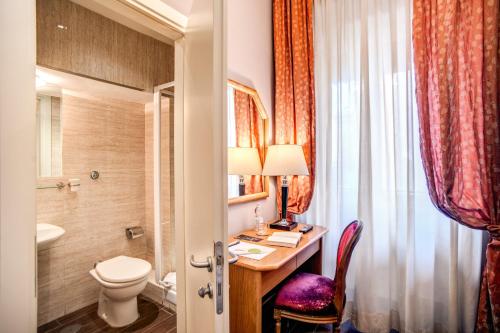 Koupelna v ubytování Hotel San Valentino