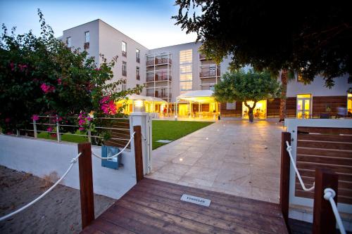 Φωτογραφία από το άλμπουμ του Hotel Club Torre Salinas - Adults Only σε Muravera