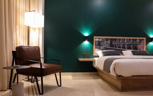 Galeriebild der Unterkunft LOKAL Rooms x Gulberg in Lahore