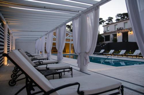 Bazén v ubytování Playas Art Hotel nebo v jeho okolí
