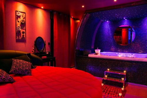 L'Insolite Spa Privatif ''Suite Luxueuse-Jacuzzi" photo 17