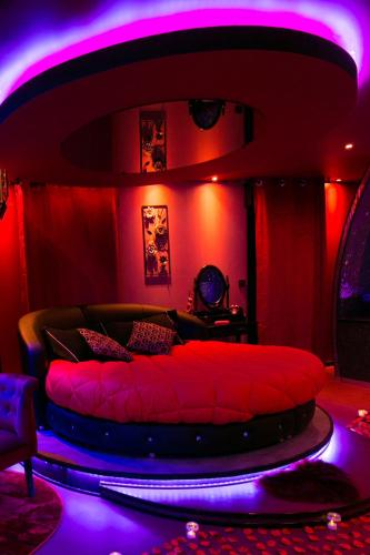 L'Insolite Spa Privatif ''Suite Luxueuse-Jacuzzi" photo 20