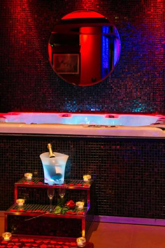 L'Insolite Spa Privatif ''Suite Luxueuse-Jacuzzi" photo 27