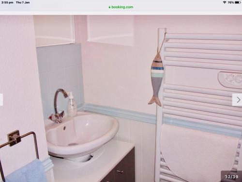 Φωτογραφία από το άλμπουμ του Maison Mai or La Petite Maison Mai or La Petite Grange or ALL three σε La Chapelle-Urée