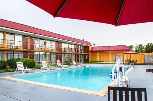 Piscina en o cerca de Red Roof Inn Slidell
