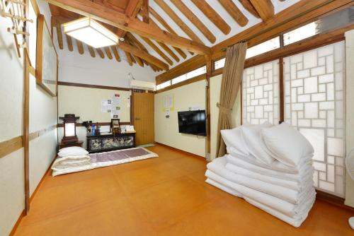 Gallery image of Dasomchae Hanok stay in Gwangju