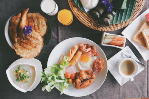 Mad på resortet eller i nærheden