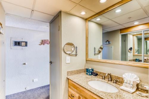 Gallery image of Kaanapali Shores 732 in Kahana