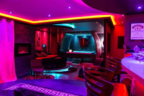 L'Insolite Spa Privatif ''Suite Luxueuse-Jacuzzi" photo 14