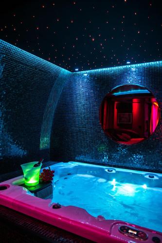 L'Insolite Spa Privatif ''Suite Luxueuse-Jacuzzi" photo 12
