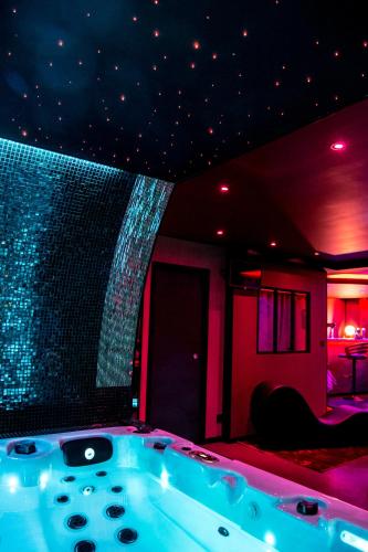 L'Insolite Spa Privatif ''Suite Luxueuse-Jacuzzi" photo 11
