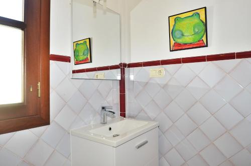 Un baño de Loft Dar al- Horra , Terraza, parking & Vistas