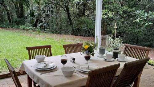 Taman di luar Cybele Lodge Boutique Bed and Breakfast