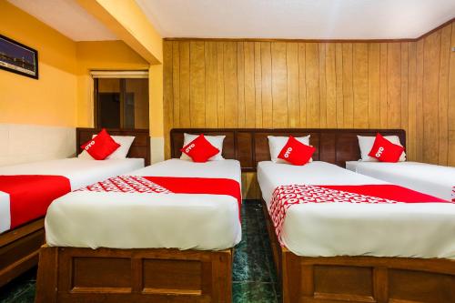 Кровать или кровати в номере Hotel San Marcos