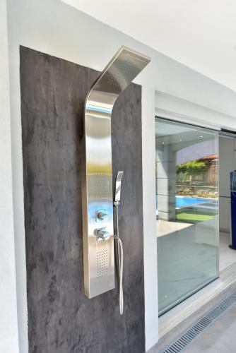 Piscina en o cerca de Alpha Delta Pool Suite