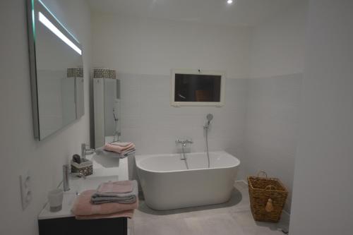 Afbeelding uit fotogalerij van CHAMBRE D’HÔTES NATURE ET SAVEURS in Boutenac