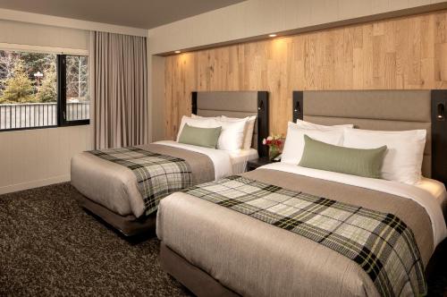 Peaks Hotel and Suitesにあるベッド