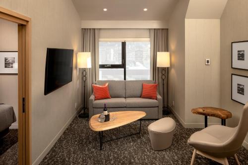 Peaks Hotel and Suitesにあるシーティングエリア