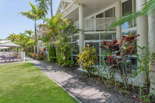 Κήπος έξω από το Tropical Nites Holiday Townhouses