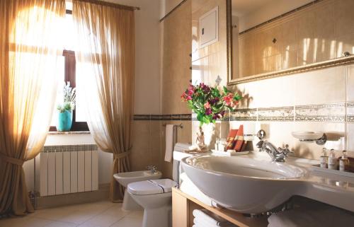 Ванна кімната в Поділ Плаза Готель