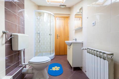 Koupelna v ubytování Apartments L&S