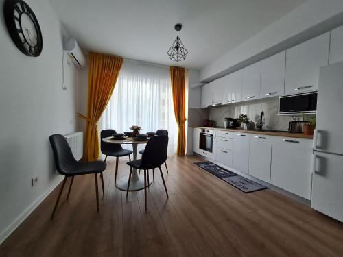 Photo de la galerie de l'établissement Apartament Luca P4B Oradea Prima Residence, à Oradea