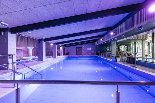 Spa Hotel Härmä - Härmän Kylpylä 내부 또는 인근 수영장