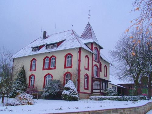Imagen de la galería de Cosy flat on a family friendly holiday farm in northern Hesse, en Trendelburg