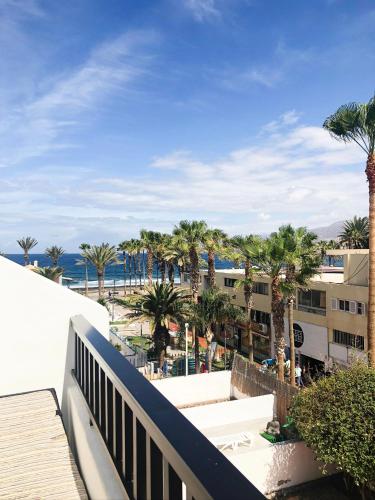LUX&2Jacuzzi. NEW! Golden Mile Las Americas, Parque Santiago 2. Pool heated Sea water 2 BDR