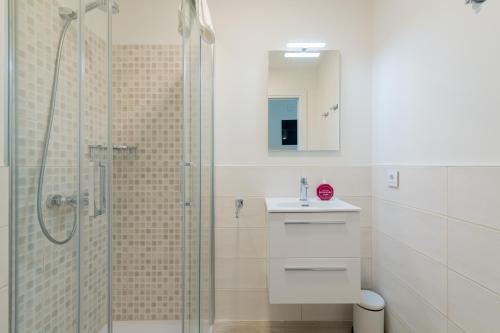 Kúpeľňa v ubytovaní Elegant living with great views of Las Canteras Beach